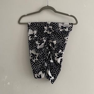 Tight patterned skirt